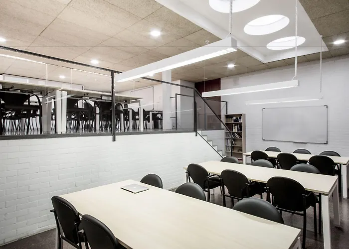 Hotel R.u Colegio De Cuenca - Centro Adscrito A La Reaj