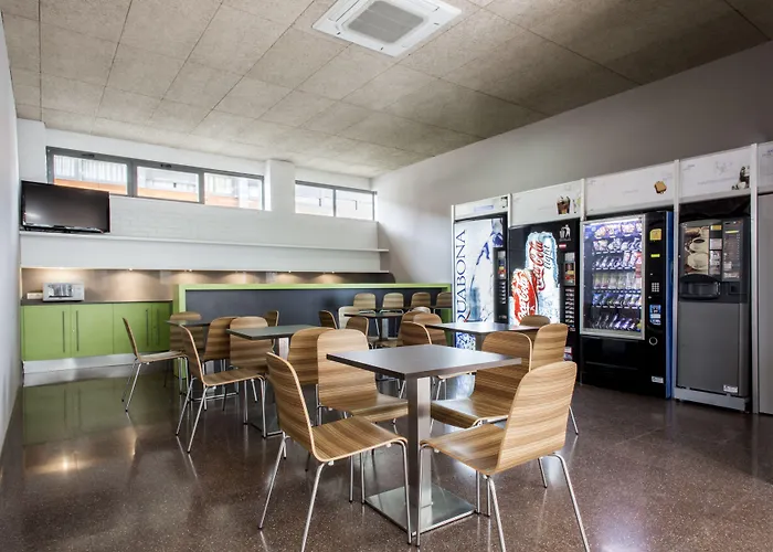 R.u Colegio De Cuenca - Centro Adscrito A La Reaj Hotel 2*