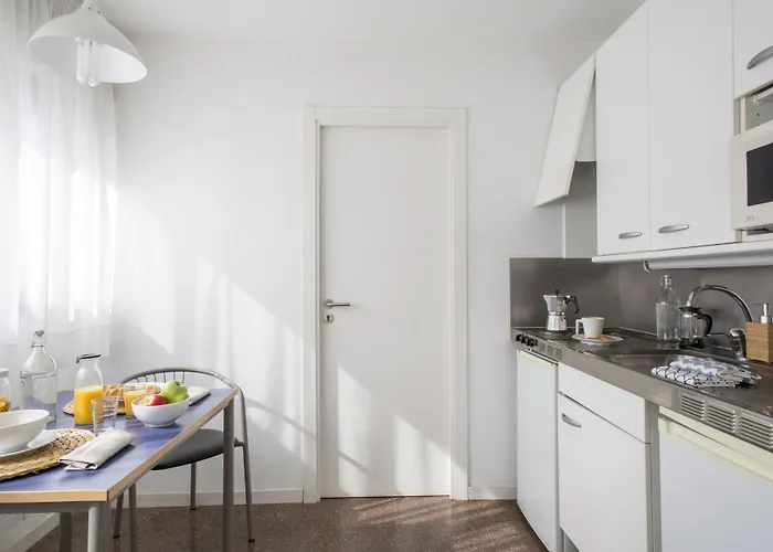 R.u Colegio De Cuenca - Centro Adscrito A La Reaj 2*